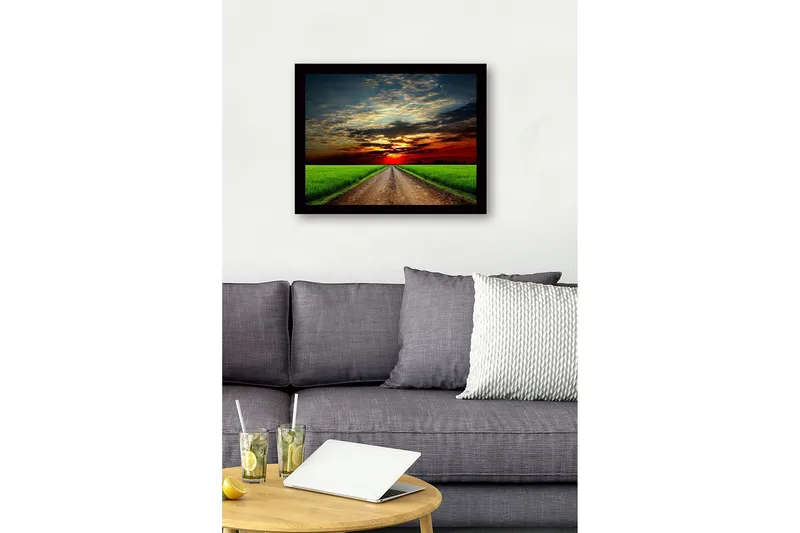 Inramad Canvastavla i trä - 41x56 cm - Vacker landskap med en väg som leder mot en solnedgång - Grön / Orange / Blå - Inredning - Tavlor & posters - Canvastavla