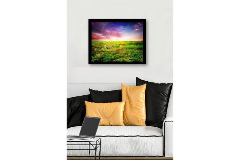 Inramad Canvastavla i trä - 41x56 cm - Vacker landskapsvy med grönskande ängar och färgsprakande himmel - Grön / Gul / Lila - Inredning - Tavlor & posters - Canvastavla