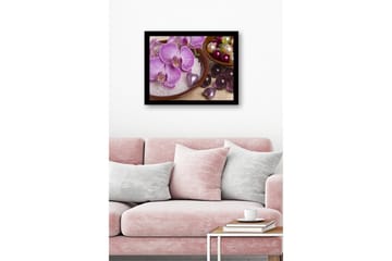 Inramad Canvastavla i trä - 41x56 cm - Vacker samling av orkidéer och dekorationer i skålar - Lila / Vit / Grön - Inredning - Tavlor & posters - Canvastavla