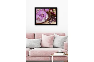 Inramad Canvastavla i trä - 41x56 cm - Vacker samling av orkidéer och dekorationer i skålar - Lila / Vit / Grön - Inredning - Tavlor & posters - Canvastavla