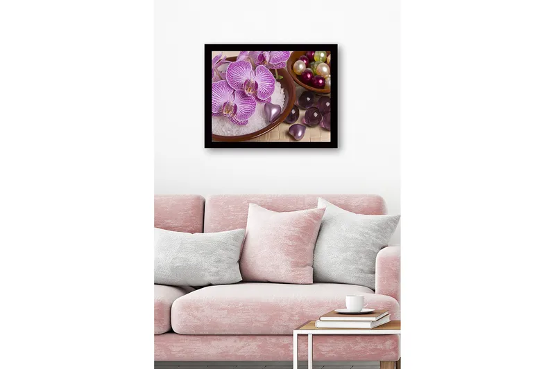 Inramad Canvastavla i trä - 41x56 cm - Vacker samling av orkidéer och dekorationer i skålar - Lila / Vit / Grön - Inredning - Tavlor & posters - Canvastavla