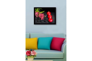 Inramad Canvastavla i trä - 41x56 cm - Vacker samling av orkidéer och levande ljus på svarta stenar - Röd / Svart / Grön - Inredning - Tavlor & posters - Canvastavla