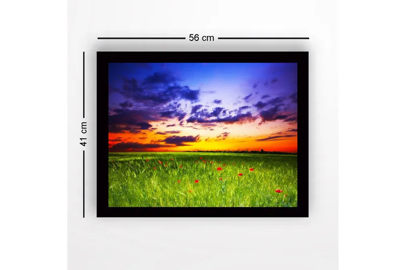 Inramad Canvastavla i trä - 41x56 cm - Vacker solnedgång över en grön äng med röda vallmo - Grön / Orange / Blå - Inredning - Tavlor & posters - Canvastavla