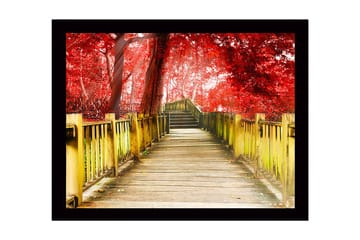 Inramad Canvastavla i trä - 41x56 cm - Vacker träbro omgiven av röda träd i en höstlig miljö - Röd / Gul / Brun - Inredning - Tavlor & posters - Canvastavla