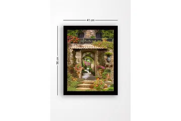 Inramad Canvastavla i trä - 41x56 cm - Vacker trädgård med blomsterarrangemang och stenarkitektur - Grön / Rosa / Beige - Inredning - Tavlor & posters - Canvastavla