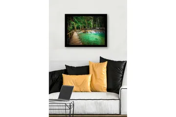 Inramad Canvastavla i trä - 41x56 cm - Vacker vattenfall med grönskande omgivning - Grön / Turkos / Brun - Inredning - Tavlor & posters - Canvastavla