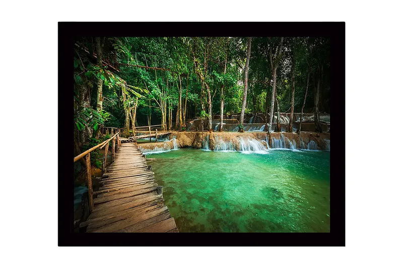 Inramad Canvastavla i trä - 41x56 cm - Vacker vattenfall med grönskande omgivning, Grön / Turkos / Brun