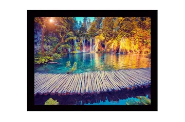 Inramad Canvastavla i trä - 41x56 cm - Vacker vattenfall med klart blått vatten omgiven av grönskande träd och växter - Blå / Grön / Orange - Inredning - Tavlor & posters - Canvastavla