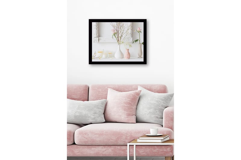 Inramad Canvastavla i trä - 41x56 cm - Vackra vaser med blommor och ljusarrangemang - Vit / Ljusrosa / Beige - Inredning - Tavlor & posters - Canvastavla