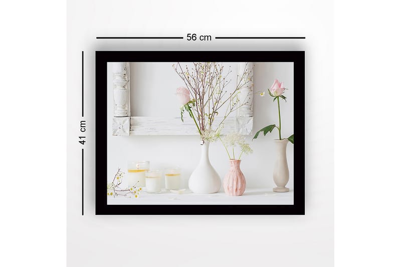 Inramad Canvastavla i trä - 41x56 cm - Vackra vaser med blommor och ljusarrangemang - Vit / Ljusrosa / Beige - Inredning - Tavlor & posters - Canvastavla