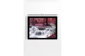 Inramad Canvastavla i trä - 41x56 cm - Vattenfall omgiven av färgglada träd och vegetation - Röd / Lila / Vit - Inredning - Tavlor & posters - Canvastavla