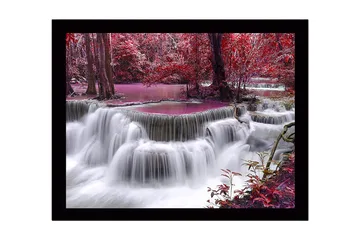 Inramad Canvastavla i trä - 41x56 cm - Vattenfall omgiven av färgglada träd och vegetation - Röd / Lila / Vit - Inredning - Tavlor & posters - Canvastavla