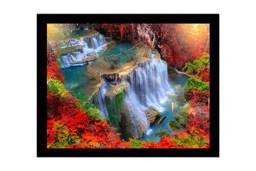 Inramad Canvastavla i trä - 41x56 cm - Vattenfall omgivna av färgglada höstlöv - Röd / Grön / Blå - Inredning - Tavlor & posters - Canvastavla