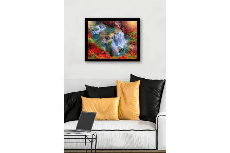Inramad Canvastavla i trä - 41x56 cm - Vattenfall omgivna av färgglada höstlöv - Röd / Grön / Blå - Inredning - Tavlor & posters - Canvastavla