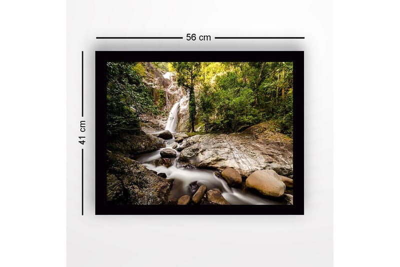 Inramad Canvastavla i trä - 41x56 cm - Vattenfall som strömmar genom en grönskande skogsmiljö - Grön / Grå / Brun - Inredning - Tavlor & posters - Canvastavla