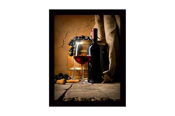 Inramad Canvastavla i trä - 41x56 cm - Vinflaska och glas med rödvin omgiven av druvor och ekfat - Röd / Svart / Brun - Inredning - Tavlor & posters - Canvastavla