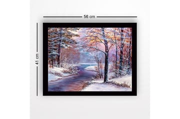 Inramad Canvastavla i trä - 41x56 cm - Vinterlandskap med en fridfull flod och snöklädda träd - Blå / Vit / Rosa - Inredning - Tavlor & posters - Canvastavla