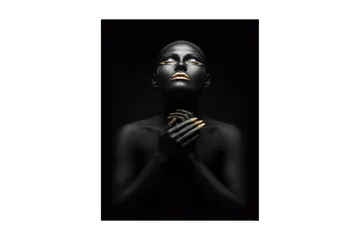 Inramad Canvastavla i trä - 41x56 cm - Porträtt av en kvinna med svart hud och guldiga detaljer - Svart / Guld - Inredning - Tavlor & posters - Canvastavla