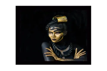 Inramad Canvastavla i trä - 41x56 cm - Porträtt av en kvinna med guldsmink och detaljerade mönster - Guld / Svart - Inredning - Tavlor & posters - Canvastavla