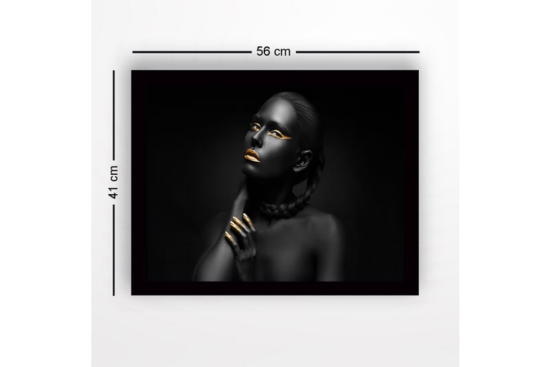 Inramad Canvastavla i trä - 41x56 cm - Porträtt av en kvinna med svart hud och guldiga detaljer - Svart / Guld - Inredning - Tavlor & posters - Canvastavla