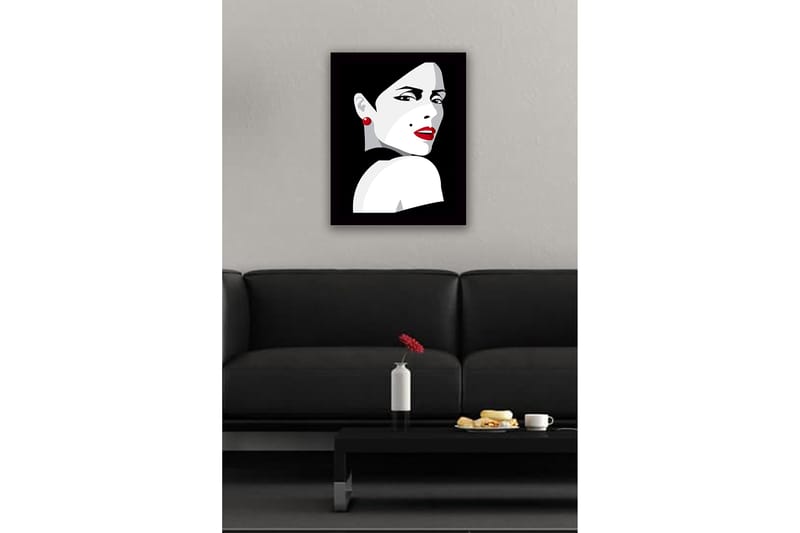 Inramad Canvastavla i trä - 41x56 cm - Porträtt av en kvinna med dramatisk blick och röd läppstift - Röd / Svart / Grå - Inredning - Tavlor & posters - Canvastavla