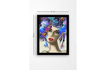 Inramad Canvastavla i trä - 41x56 cm - Porträtt av en kvinna med färgglad frisyr och starka drag - Blå / Röd / Lila - Inredning - Tavlor & posters - Canvastavla