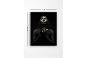 Inramad Canvastavla i trä - 41x56 cm - Porträtt av en kvinna med svart hud och guldiga detaljer - Svart / Guld - Inredning - Tavlor & posters - Canvastavla