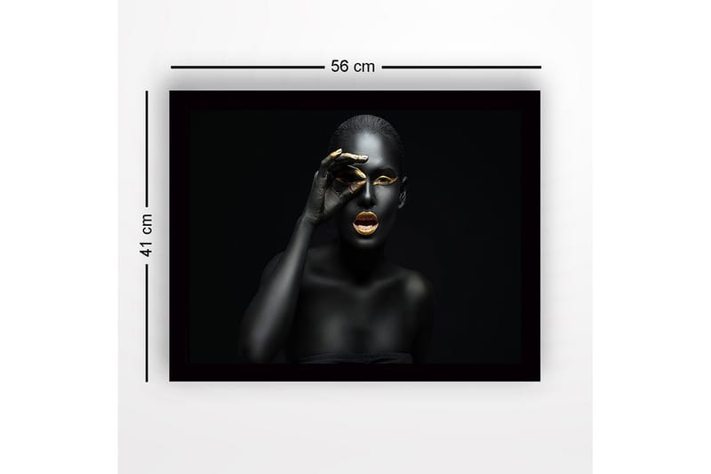 Inramad Canvastavla i trä - 41x56 cm - Porträtt av en kvinna med svart kroppsmålning och guldiga detaljer - Svart / Guld - Inredning - Tavlor & posters - Canvastavla