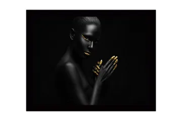 Inramad Canvastavla i trä - 41x56 cm - Porträtt av en kvinna med svart hud och guldiga detaljer - Svart / Guld - Inredning - Tavlor & posters - Canvastavla