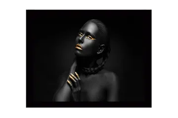 Inramad Canvastavla i trä - 41x56 cm - Porträtt av en kvinna med svart hud och guldiga detaljer - Svart / Guld - Inredning - Tavlor & posters - Canvastavla