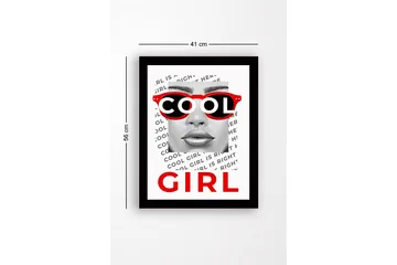 Inramad Canvastavla i trä - 41x56 cm - Porträtt av en kvinna med coola solglasögon - Röd / Svart / Vit - Inredning - Tavlor & posters - Canvastavla