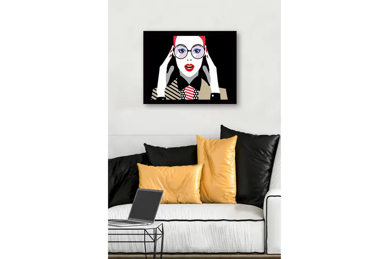 Inramad Canvastavla i trä - 41x56 cm - Porträtt av en kvinna med stora glasögon och röd läppstift - Röd / Svart / Vit - Inredning - Tavlor & posters - Canvastavla
