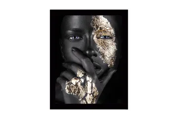 Inramad Canvastavla i trä - 41x56 cm - Porträtt av en person med guldiga detaljer på ansiktet och handen - Svart / Guld - Inredning - Tavlor & posters - Canvastavla