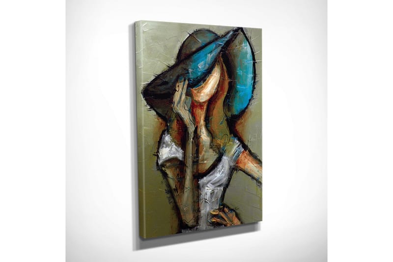 Liten Canvastavla 30x40 cm - Kvinna med stor hatt i en avslappnad pose - Blå / Beige / Brun - Inredning - Tavlor & posters - Canvastavla