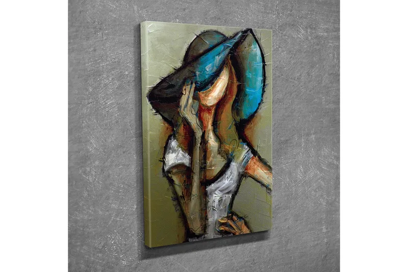 Liten Canvastavla 30x40 cm - Kvinna med stor hatt i en avslappnad pose - Blå / Beige / Brun - Inredning - Tavlor & posters - Canvastavla
