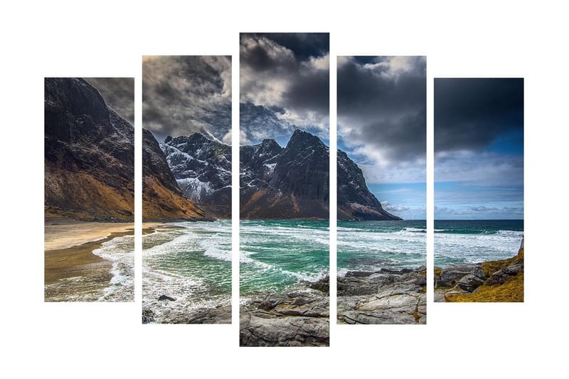 Stor Canvastavla i 5 delar 105x70 cm - Dramatiska fjäll med hav och strand - Mörkgrå / Turkos / Beige - Inredning - Tavlor & posters - Canvastavla