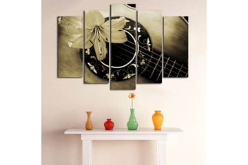 Stor Canvastavla i 5 delar 105x70 cm - Gitarr med en blomma som accentuerar instrumentets detaljer - Guld / Svart / Beige - Inredning - Tavlor & posters - Canvastavla