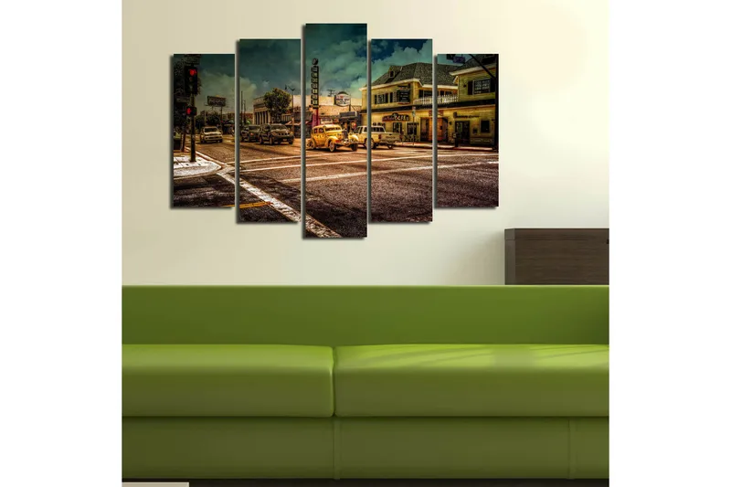 Stor Canvastavla i 5 delar 105x70 cm - Nostalgisk stadsbild med klassiska bilar och livlig gatubild - Gult / Brunt / Grått - Inredning - Tavlor & posters - Canvastavla
