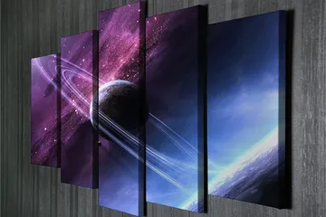 Stor Canvastavla i 5 delar 105x70 cm - Rymdlandskap med en planet och ringar i en stjärnspäckad himmel - Lila / Blå / Svart - Inredning - Tavlor & posters - Canvastavla