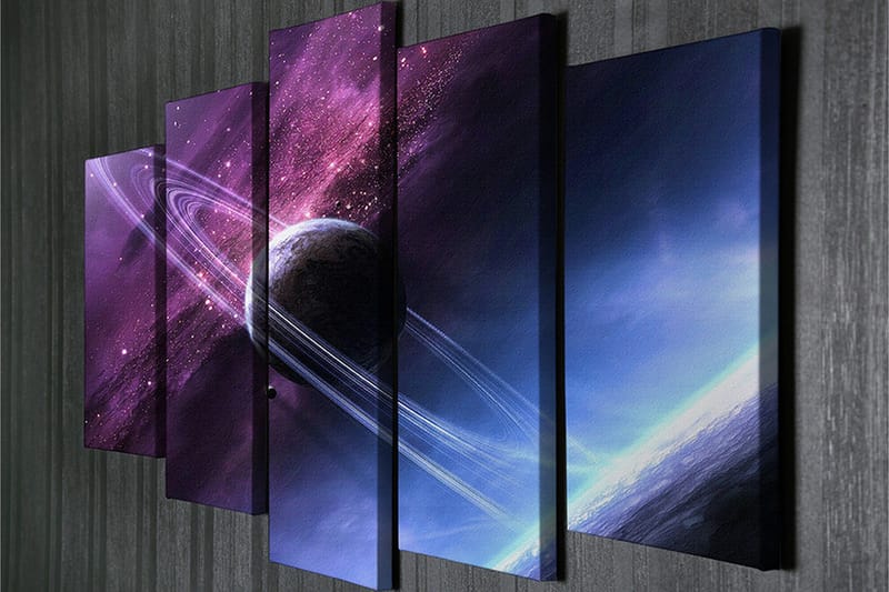 Stor Canvastavla i 5 delar 105x70 cm - Rymdlandskap med en planet och ringar i en stjärnspäckad himmel - Lila / Blå / Svart - Inredning - Tavlor & posters - Canvastavla