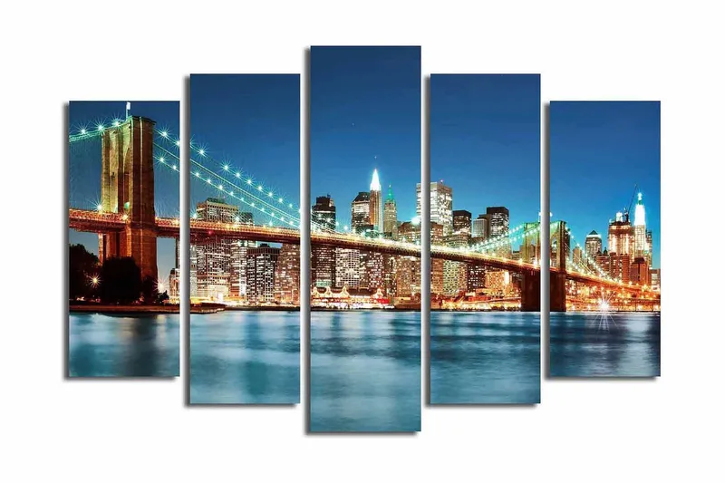 Stor Canvastavla i 5 delar 105x70 cm - Storslagen vy över Brooklyn Bridge med en ljus stadssilhuett i bakgrunden - Mörkblå / Guld / Grön - Inredning - Tavlor & posters - Canvastavla