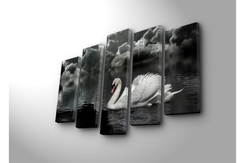 Stor Canvastavla i 5 delar 105x70 cm - Svart och vit svan som simmar i en spegelblanka sjö under dramatiska moln - Vit / Svart / Grå - Inredning - Tavlor & posters - Canvastavla