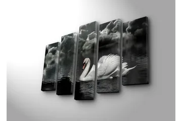 Stor Canvastavla i 5 delar 105x70 cm - Svart och vit svan som simmar i en spegelblanka sjö under dramatiska moln - Vit / Svart / Grå - Inredning - Tavlor & posters - Canvastavla