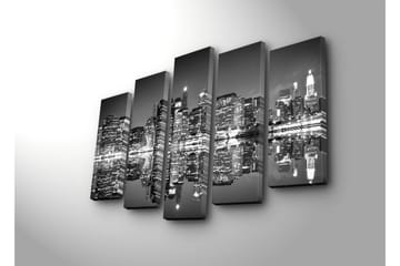 Stor Canvastavla i 5 delar 105x70 cm - Svartvit stadsbild med reflektioner i vattnet - Svart / Vitt / Grått - Inredning - Tavlor & posters - Canvastavla