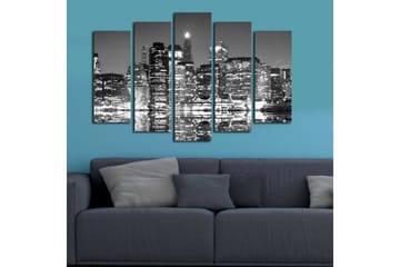 Stor Canvastavla i 5 delar 105x70 cm - Svartvit stadsbild med reflektioner i vattnet - Svart / Vitt / Grått - Inredning - Tavlor & posters - Canvastavla