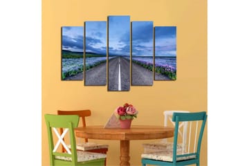 Stor Canvastavla i 5 delar 105x70 cm - Vacker landsväg omgiven av lila blommor och dramatiska moln - Lila / Blå / Grå - Inredning - Tavlor & posters - Canvastavla