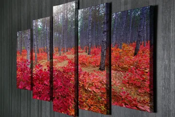 Stor Canvastavla i 5 delar 105x70 cm - Vacker skog med höstfärger och röda löv - Röd / Grön / Brun - Inredning - Tavlor & posters - Canvastavla