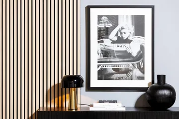 Villa Tavla Marilyn Dailey News - Svart/Vit/Glas/Trä - Inredning - Tavlor & posters - Posters & prints