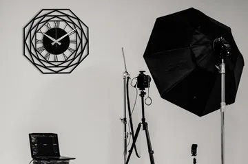 Achterdis Väggklocka - Svart - Inredning - Väggdekor - Väggklocka & väggur