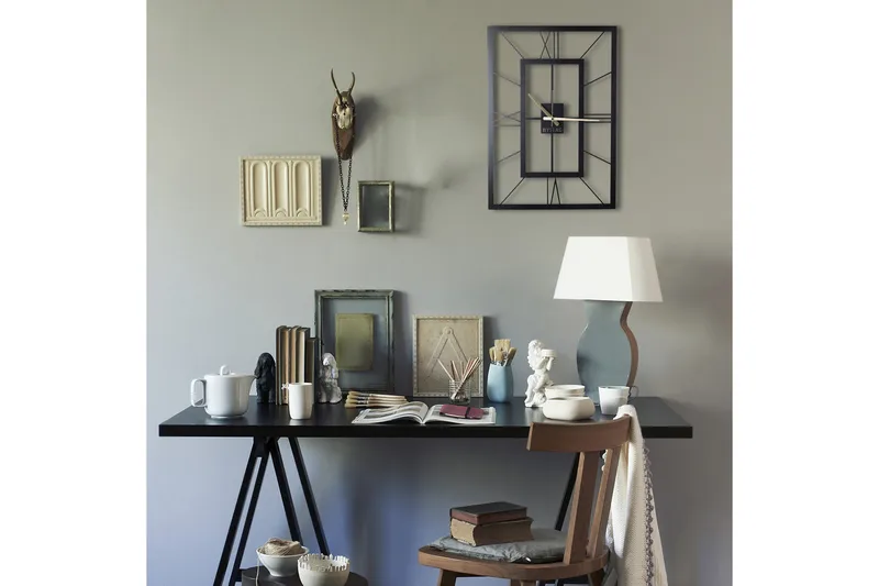 Dekorativ Metallväggklocka - Svart - Inredning - Väggdekor - Väggklocka & väggur